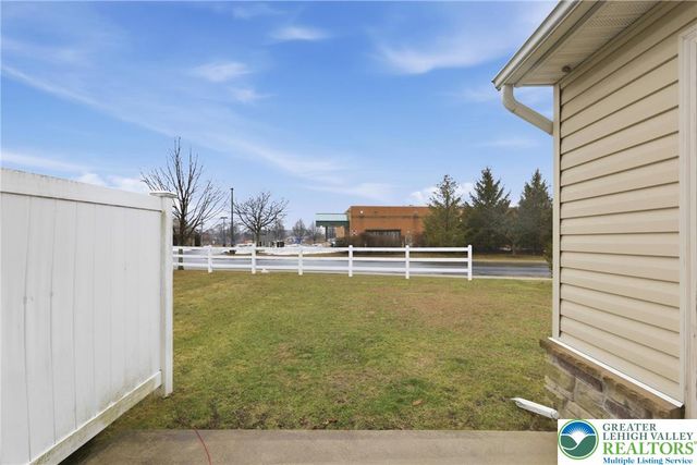 2022 Mercer Way, Forks Twp, PA 18040