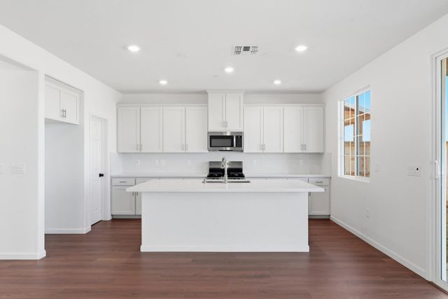 3168 Splendor Dr, Lincoln, CA 95648