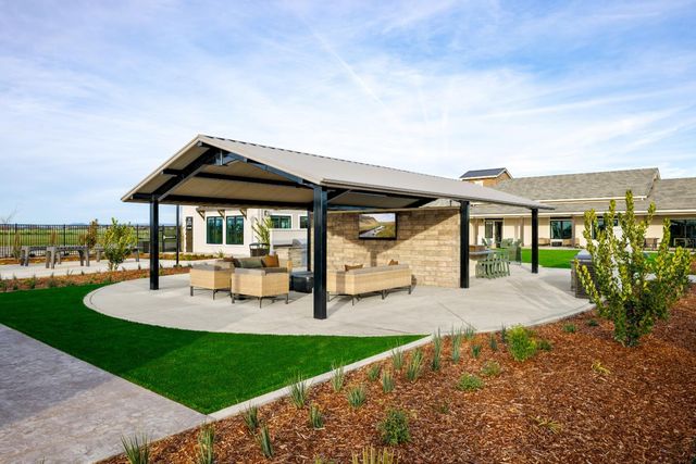 3168 Splendor Dr, Lincoln, CA 95648