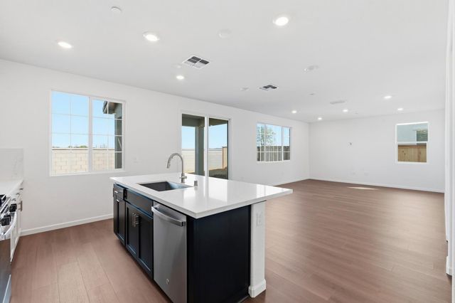 3168 Splendor Dr, Lincoln, CA 95648