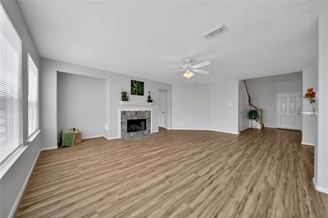 28634 Hidden Cove Drive, Magnolia, TX 77354