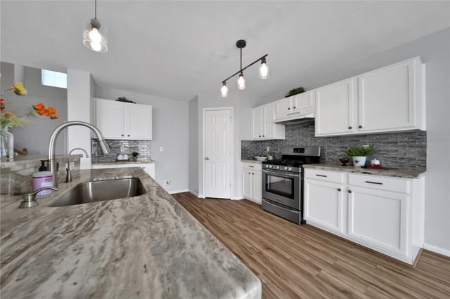 28634 Hidden Cove Drive, Magnolia, TX 77354