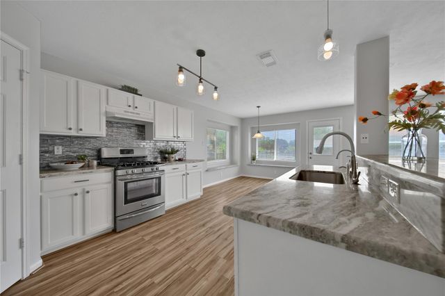 28634 Hidden Cove Drive, Magnolia, TX 77354
