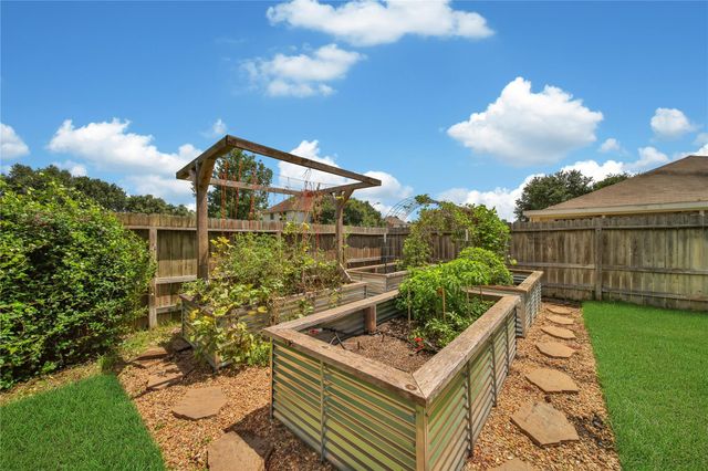 28634 Hidden Cove Drive, Magnolia, TX 77354