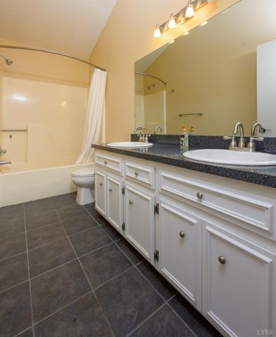 424 Cambridge Drive, Lynchburg, VA 24502