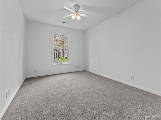 207 Ambridge Court 101, Chesterfield, MO 63017