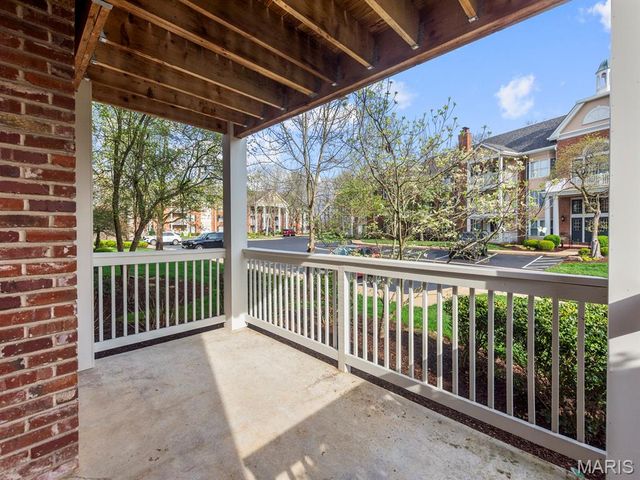 207 Ambridge Court 101, Chesterfield, MO 63017
