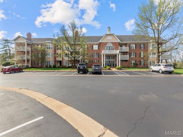 207 Ambridge Court 101, Chesterfield, MO 63017