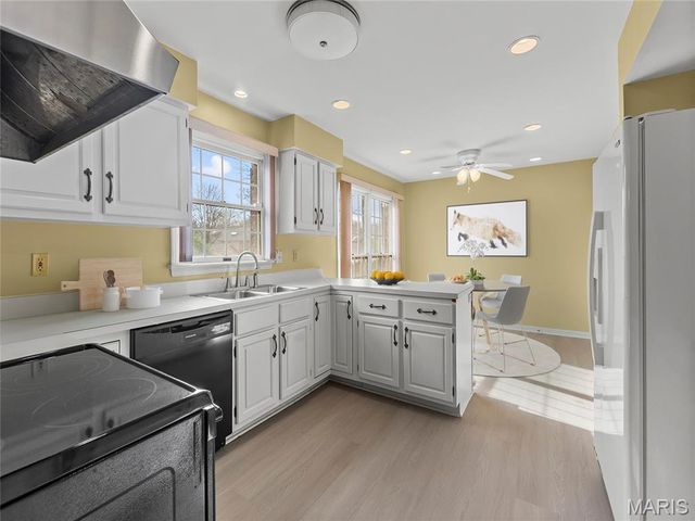 207 Ambridge Court 101, Chesterfield, MO 63017