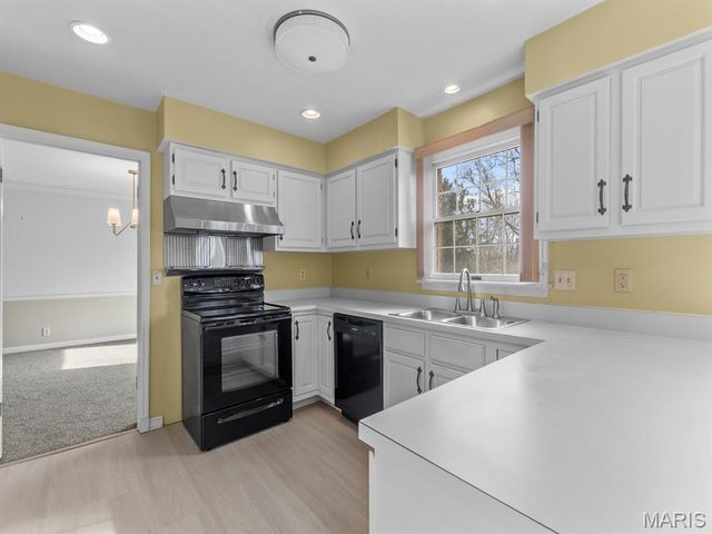 207 Ambridge Court 101, Chesterfield, MO 63017