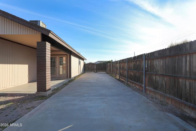 762 W 17TH Avenue, Apache Junction, AZ 85120