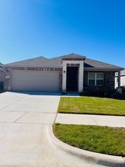 1916 Village Creek Lane, Denton, TX 76208