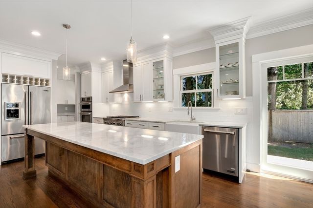 7 Park St, Lexington, MA 02421