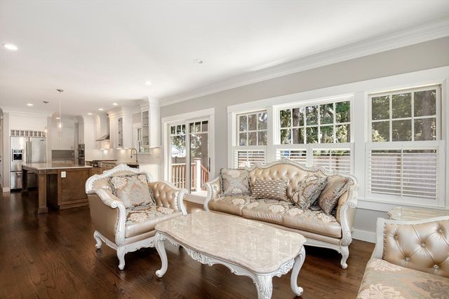 7 Park St, Lexington, MA 02421