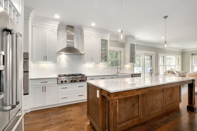 7 Park St, Lexington, MA 02421