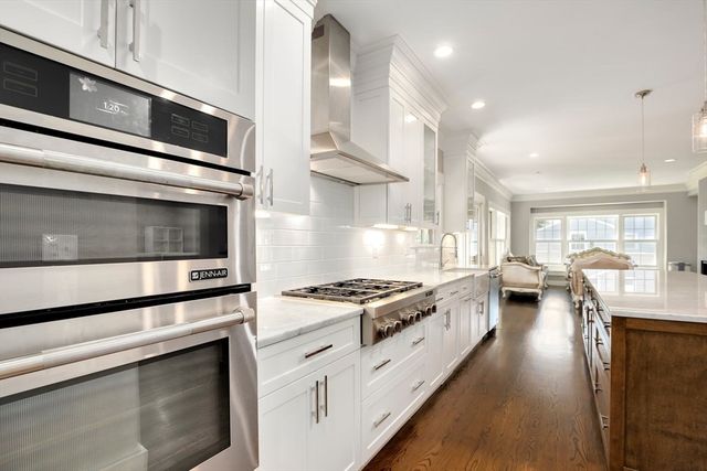 7 Park St, Lexington, MA 02421