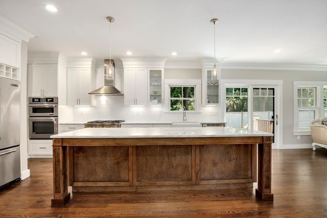 7 Park St, Lexington, MA 02421