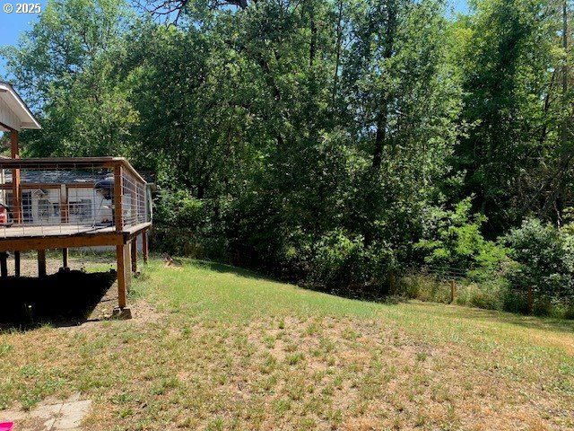 1517 Ne NEWTON CREEK Dr, Roseburg, OR 97470