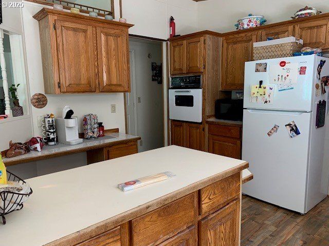 1517 Ne NEWTON CREEK Dr, Roseburg, OR 97470