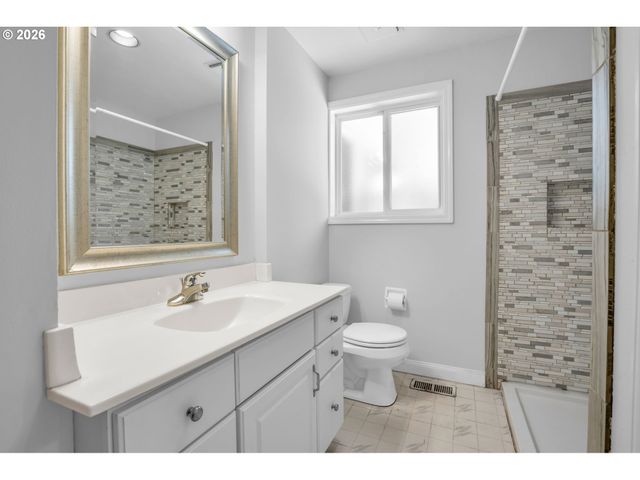 13675 Se 177TH Ave, Damascus, OR 97089