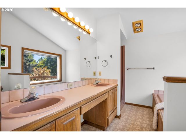13675 Se 177TH Ave, Damascus, OR 97089