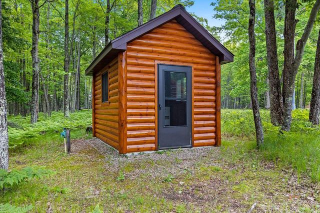 N10226 County Road 356, Daggett, MI 49821