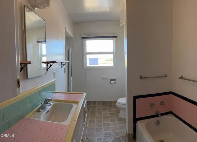 327 S Franklin Street, Fort Bragg, CA 95437