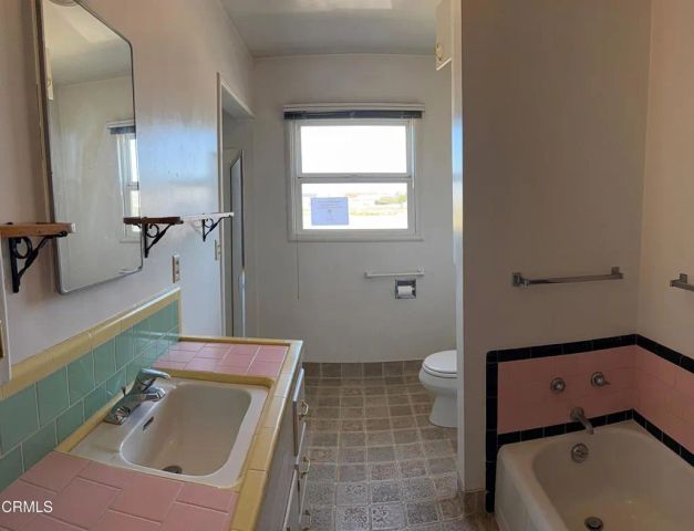 327 S Franklin Street, Fort Bragg, CA 95437