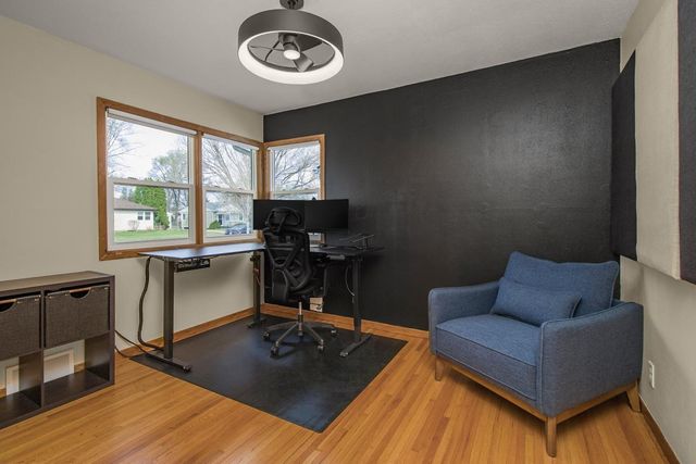 4812 Jersey Avenue N, Crystal, MN 55428