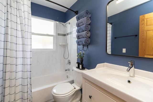 4812 Jersey Avenue N, Crystal, MN 55428