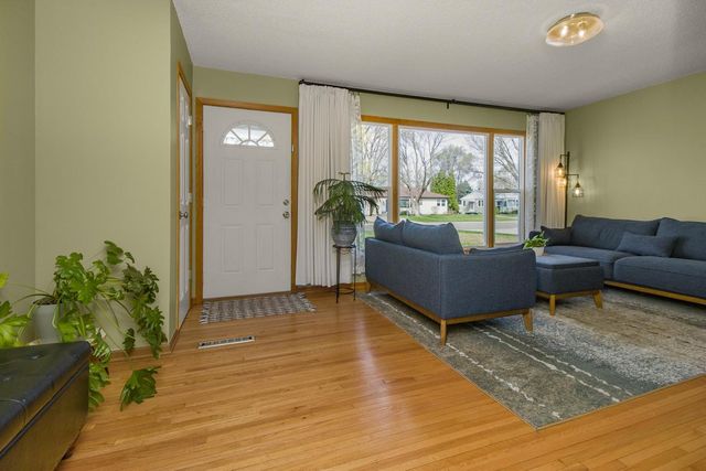 4812 Jersey Avenue N, Crystal, MN 55428