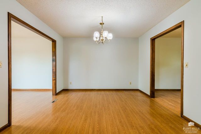 2020 Somerset Square, Manhattan, KS 66503