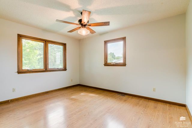 2020 Somerset Square, Manhattan, KS 66503