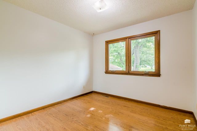 2020 Somerset Square, Manhattan, KS 66503