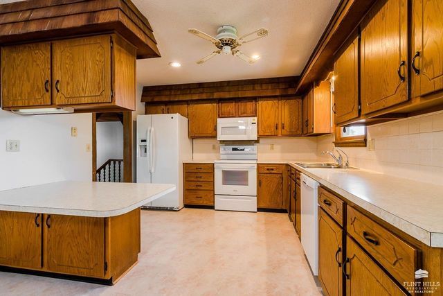 2020 Somerset Square, Manhattan, KS 66503