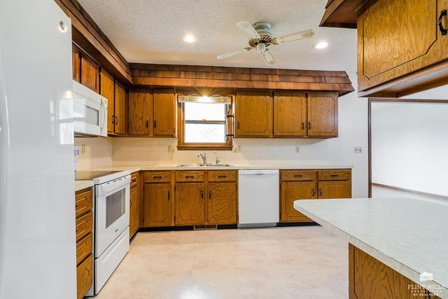 2020 Somerset Square, Manhattan, KS 66503