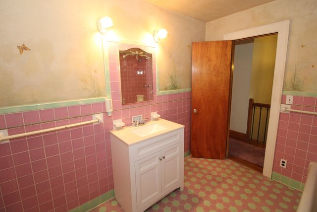 823 W Pine Ave, El Dorado, KS 67042