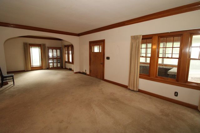 823 W Pine Ave, El Dorado, KS 67042
