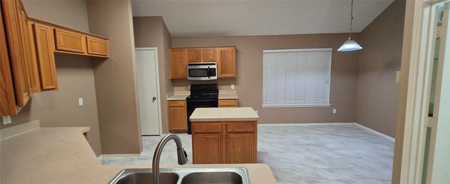 1912 Chapman Drive, Lancaster, TX 75134