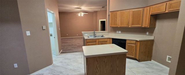 1912 Chapman Drive, Lancaster, TX 75134