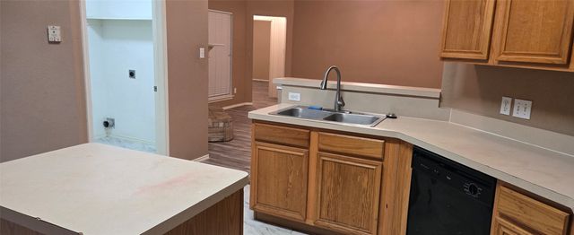 1912 Chapman Drive, Lancaster, TX 75134