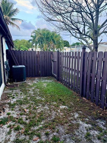 5624 Biscayne Drive, Greenacres, FL 33463