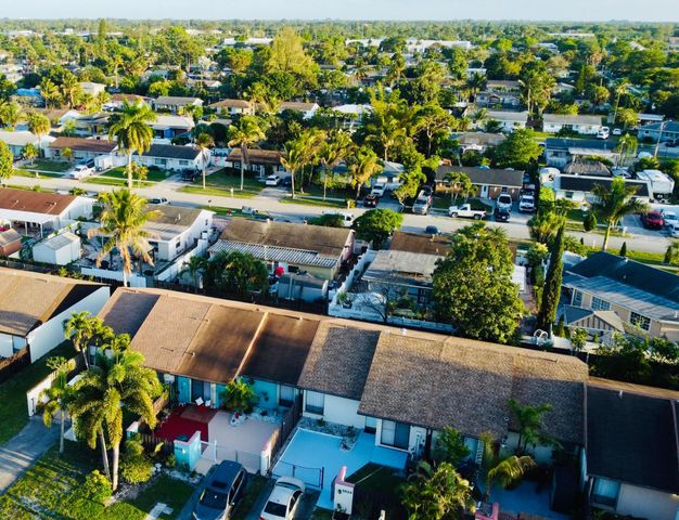 5624 Biscayne Drive, Greenacres, FL 33463