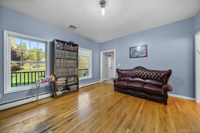 12 Damian Court, Chester, NY 10918