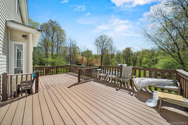 12 Damian Court, Chester, NY 10918