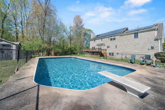 12 Damian Court, Chester, NY 10918