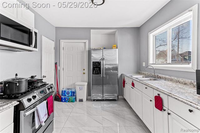 9365 Quincy Street, Detroit, MI 48204