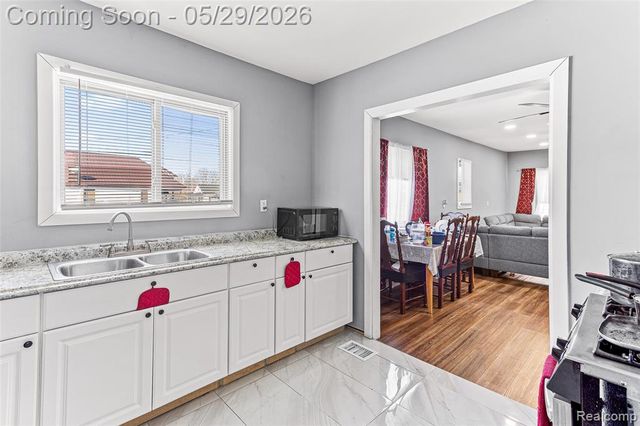 9365 Quincy Street, Detroit, MI 48204