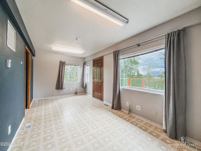 3825 E Palmdale Drive, Wasilla, AK 99654