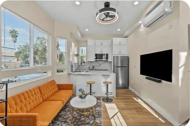 6920 Loma Verde, Los Angeles, CA 91303